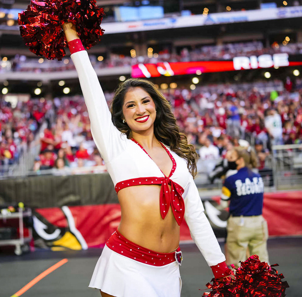 Cheerleader Leah Cabral Arizona Cardinals